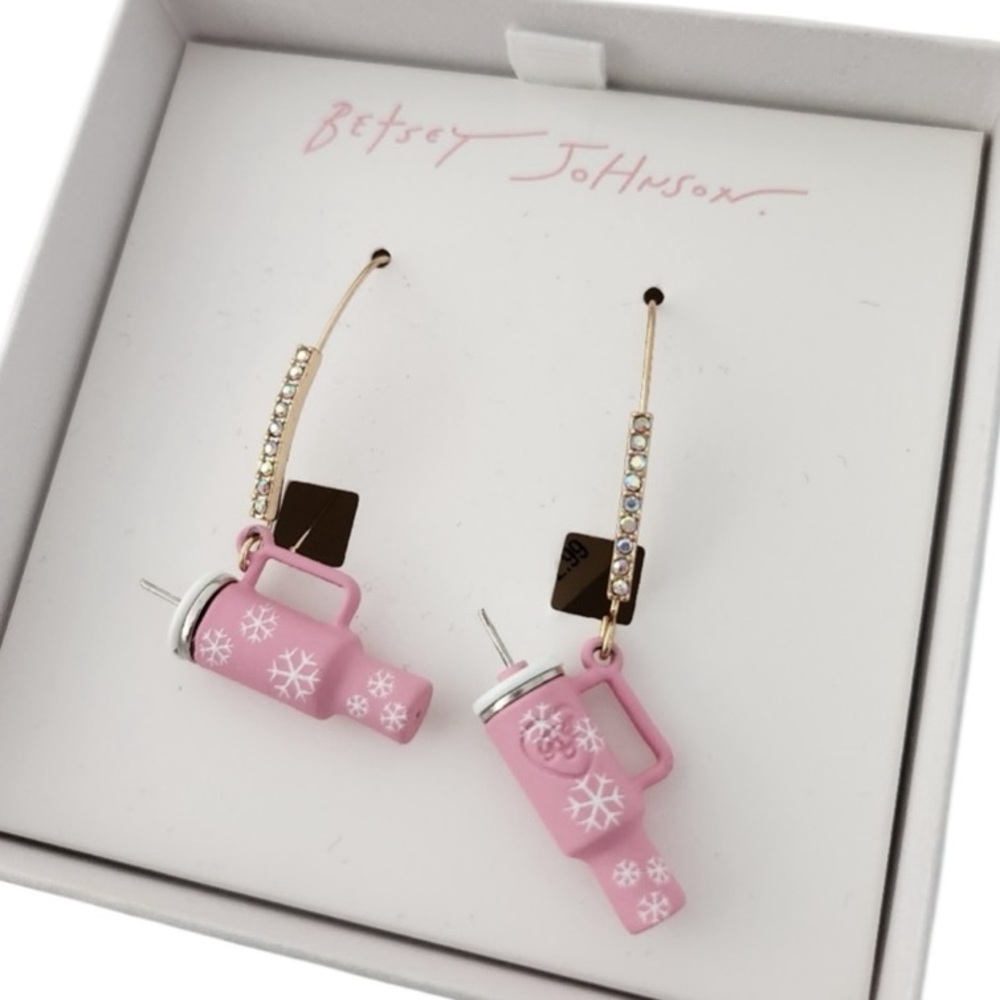 BETSEY JOHNSON Christmas Holiday Pink & White Snowflake Stanley Cup Earrings NWT - Picture 9 of 13